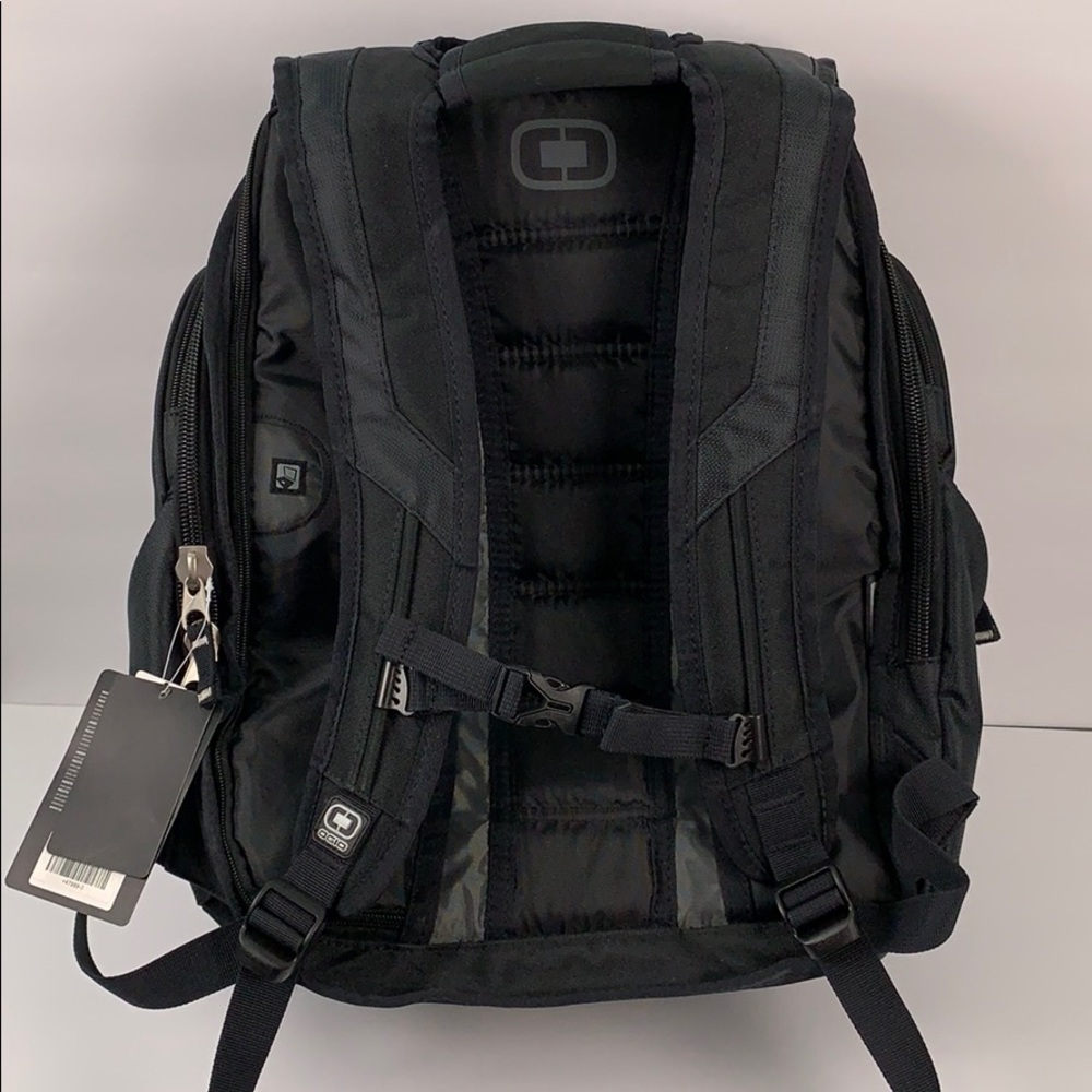 **SOLD Mastermind Backpack 17" Laptop Computer Bag - Picture 6 of 8